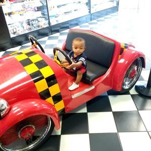 Meet your Posher, Domonique